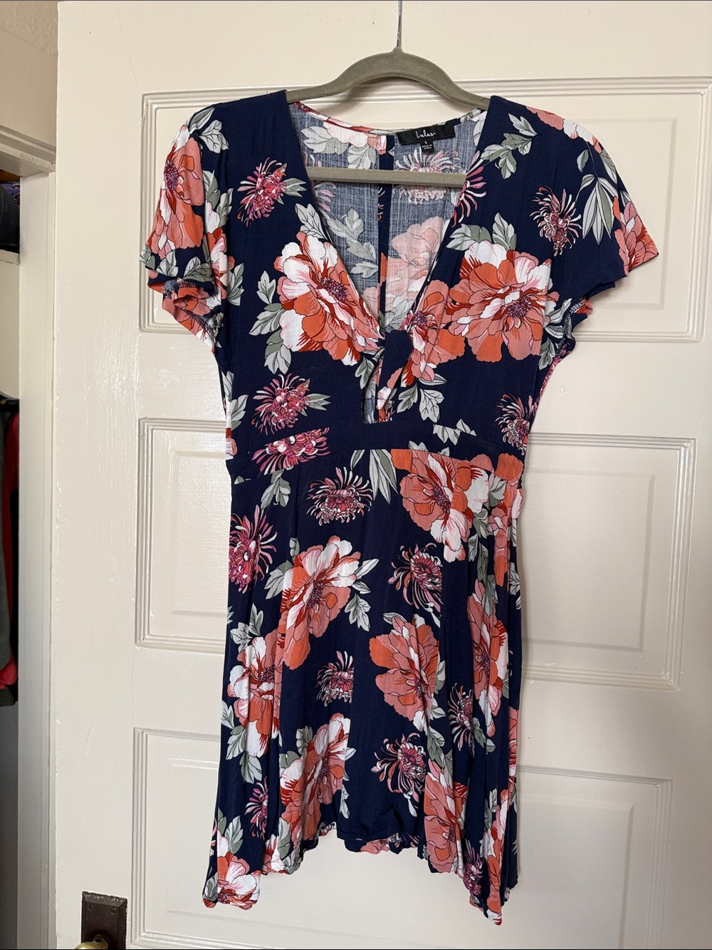 Lulus Navy Floral V-Neck Short Sleeve Dress